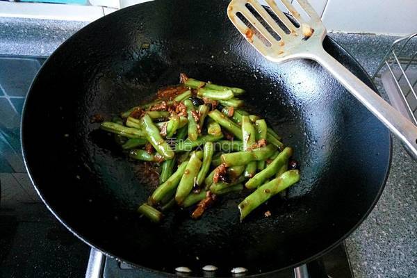 干煸豆角的做法图解8