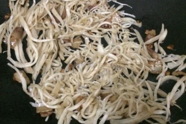猪肉炒头菜丝的做法图解6