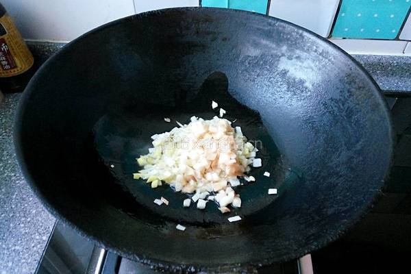 羊油炒麻豆腐的做法图解3