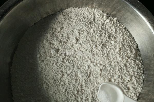 白菜水饺的做法图解1