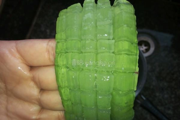 芦荟蜂蜜饮的做法图解3