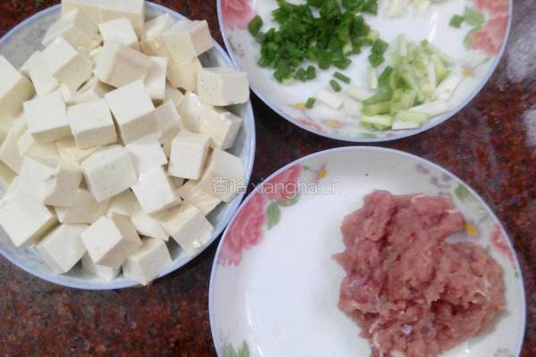 肉末豆腐的做法图解1