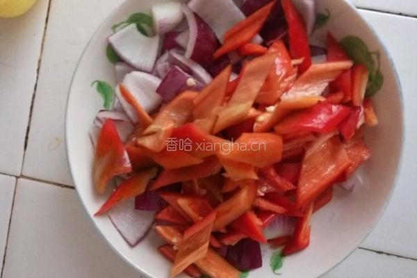 土豆炖牛肉的做法图解1