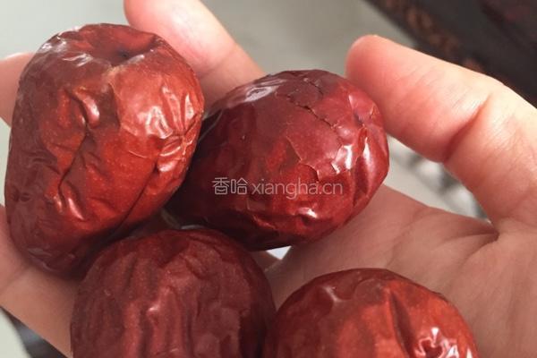 红枣银耳汤的做法图解2