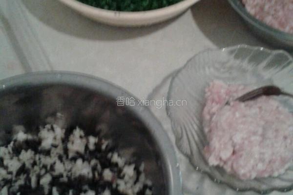 瘦肉蒸香菇的做法图解2