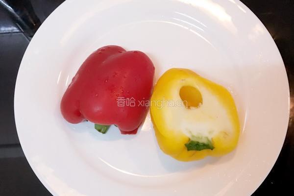 荷兰豆炒腊肉的做法图解2