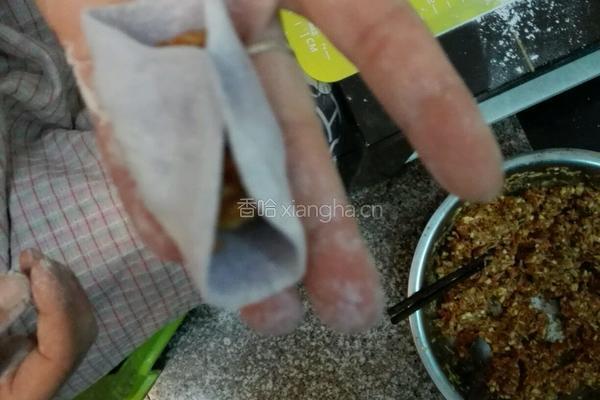 挤饺的包法的做法图解2