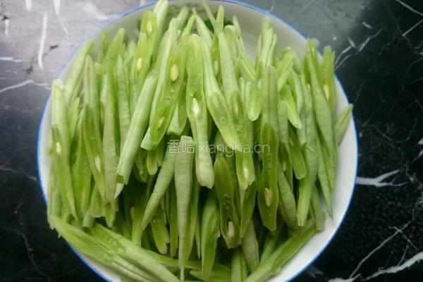 豆角炒肉卤面的做法图解4