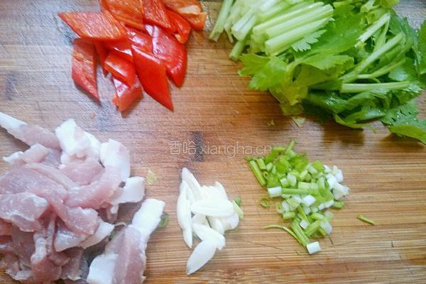 腐竹炒肉片的做法图解3