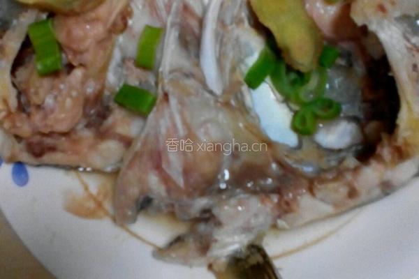 青红椒蒸鱼头的做法图解4