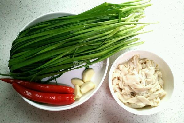 韭菜炒鸭肠的做法图解7