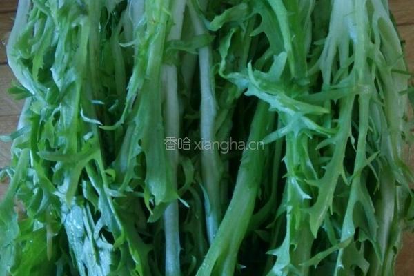 苦苣花生米的做法图解1