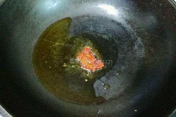 泡菜炒猪皮的做法图解4