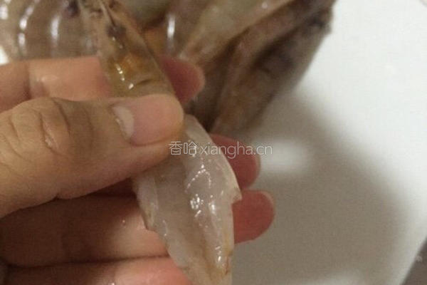 蒜蓉粉丝蒸开背虾的做法图解5
