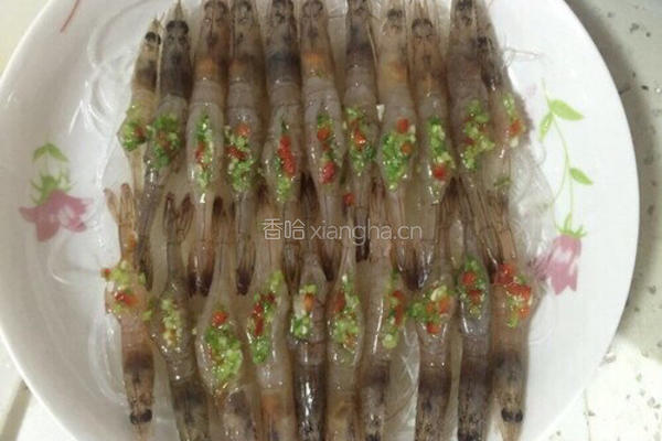 蒜蓉粉丝蒸开背虾的做法图解8
