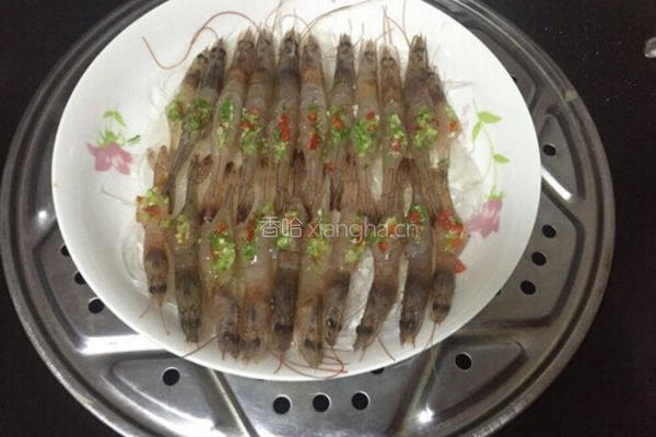 蒜蓉粉丝蒸开背虾的做法图解9