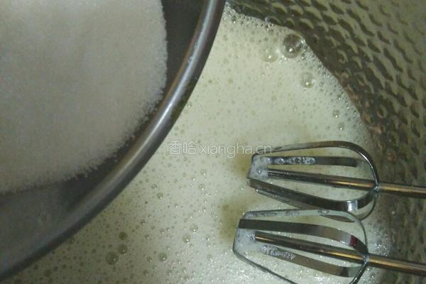 草莓奶油蛋糕卷的做法图解5
