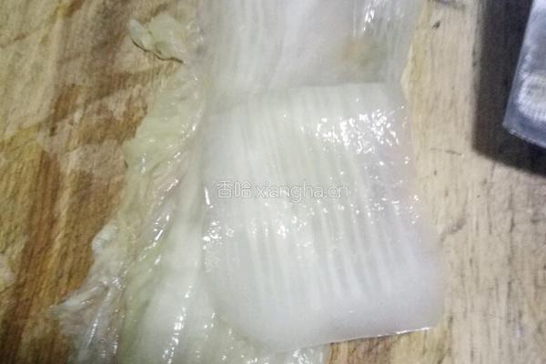 棒骨炖酸菜的做法图解3
