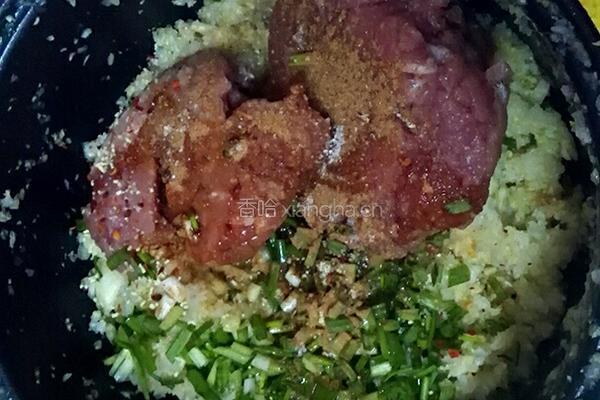 白菜猪肉馄饨的做法图解2