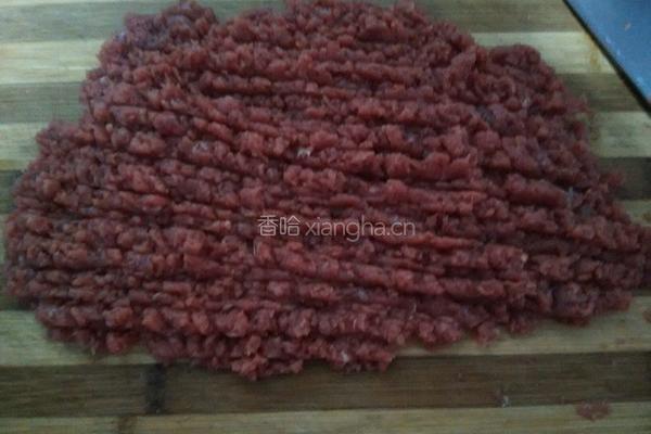 牛肉胡萝卜馅饺子的做法图解4
