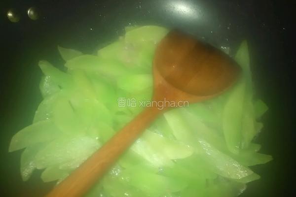 肉片炒莴笋的做法图解4