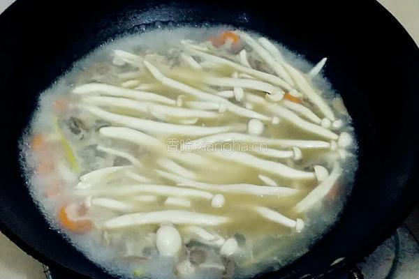 白玉菇猪杂汤的做法图解4
