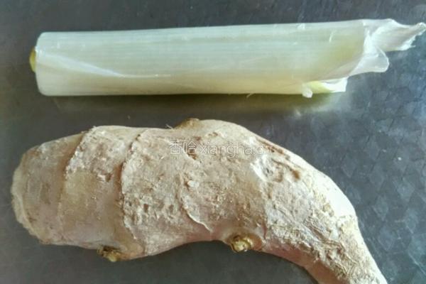 木耳肉馄饨的做法图解2