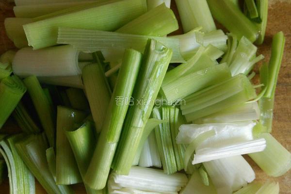 冻豆腐蒜苗炒肉的做法图解6