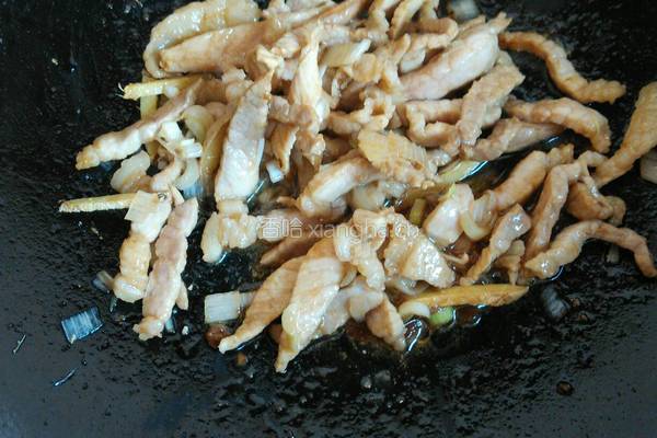 冻豆腐蒜苗炒肉的做法图解8