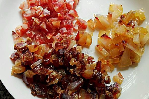 豌豆腊味糯米饭的做法图解2