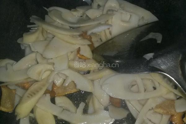 腊肉炒竹笋的做法图解6