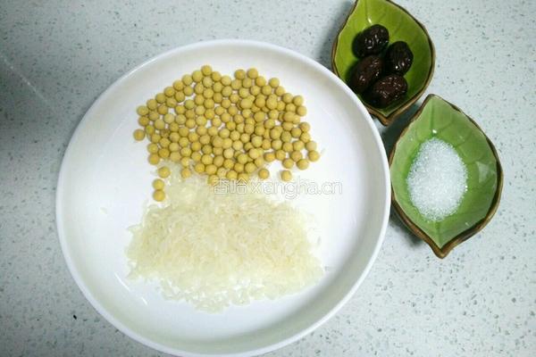红枣米润豆浆的做法图解1