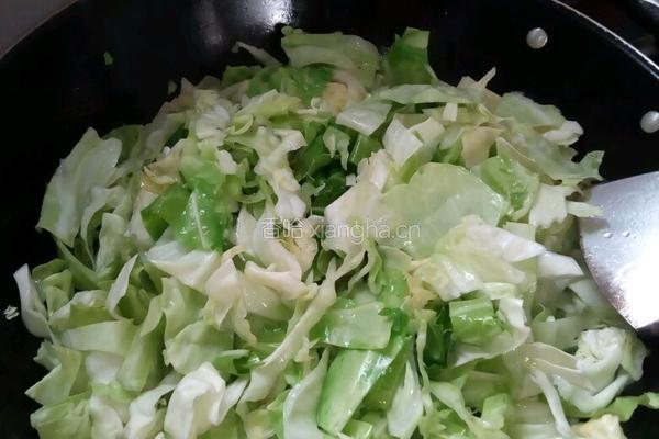 清炒包菜的做法图解5