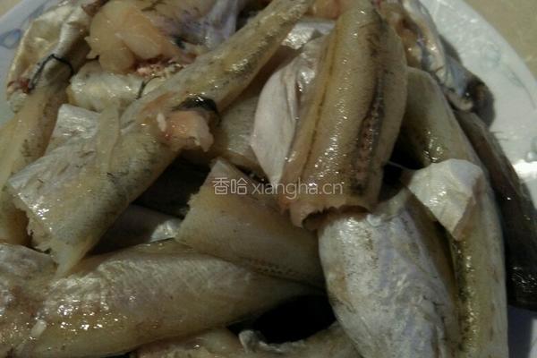 红烧明太鱼的做法图解2