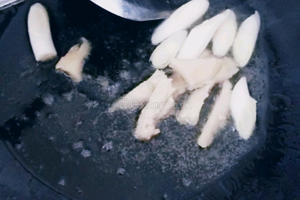 木耳炒龙豆的做法图解4