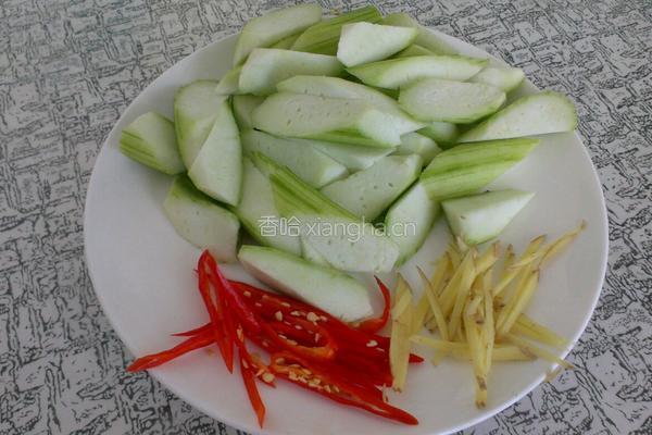 核桃仁炒丝瓜的做法图解2