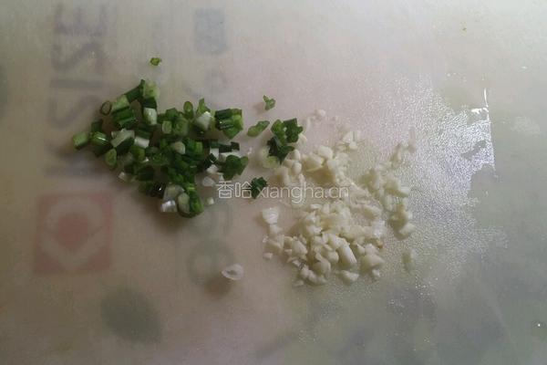 豆芽拌芹菜的做法图解2
