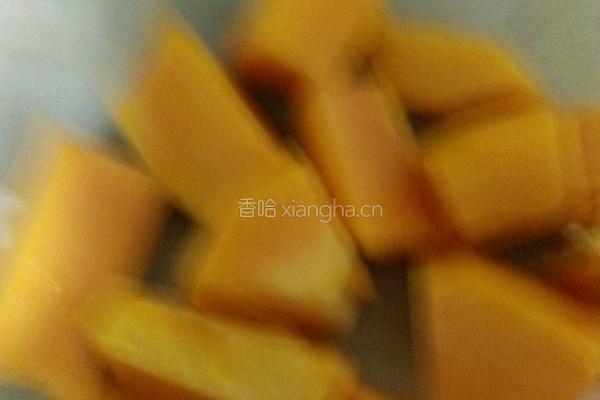 牛奶炖红枣木瓜的做法图解2
