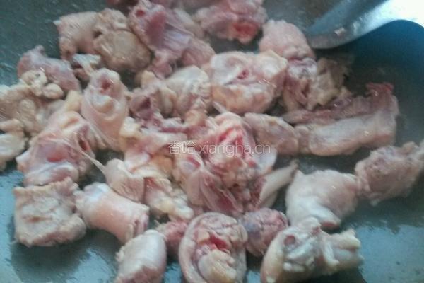 芹菜炒鸡肉的做法图解3