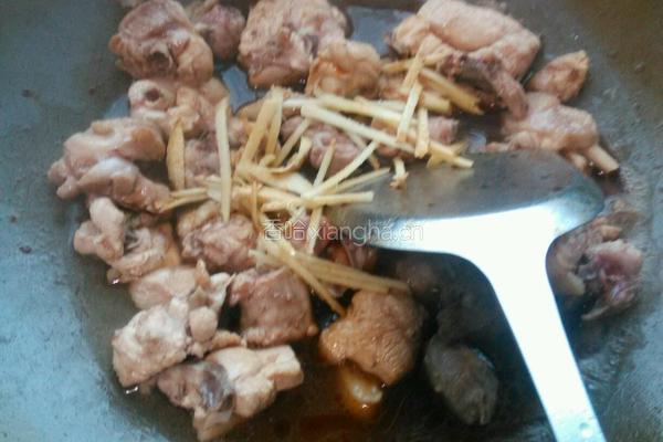 芹菜炒鸡肉的做法图解4