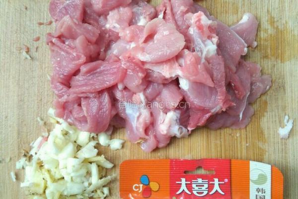 木耳烤肉片的做法图解2