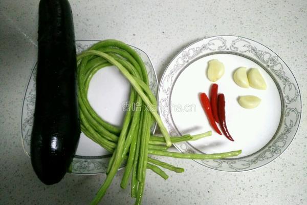 豆角烧茄子的做法图解1