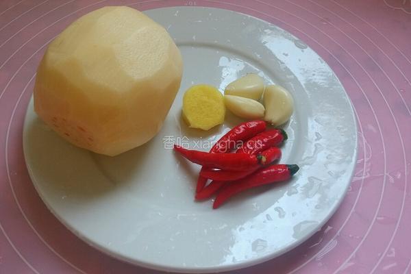 凉拌藕片的做法图解1