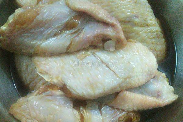可乐鸡翅（我的黑暗料理）的做法图解1