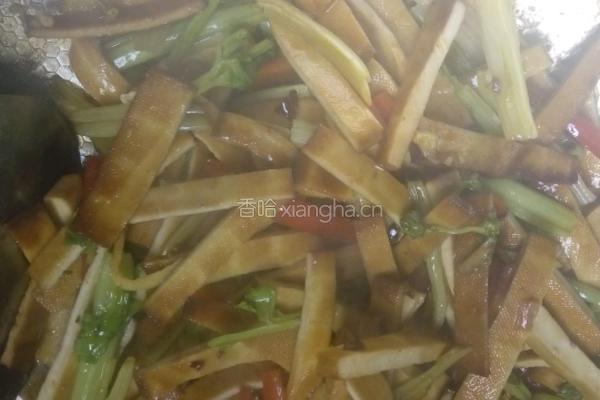 ＃年夜饭＃香干炒芹菜的做法图解8