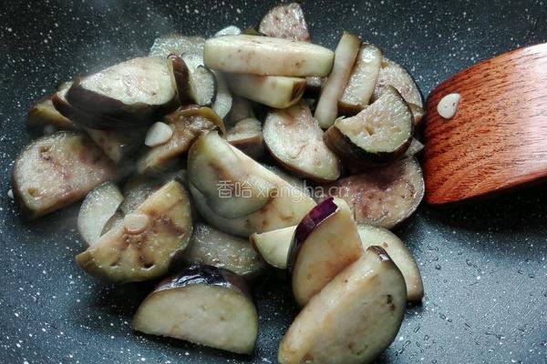茄子炒菠菜的做法图解11