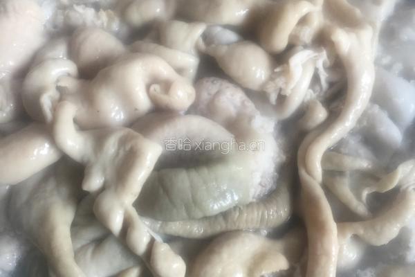 肥肠溜南瓜的做法图解1