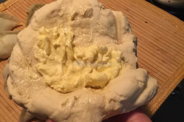 芝麻红豆小面包的做法图解2