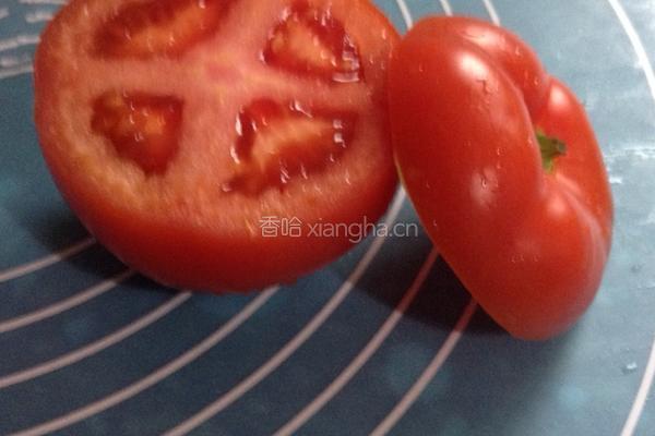 ＃年夜饭＃红红火火（番茄盅）的做法图解2