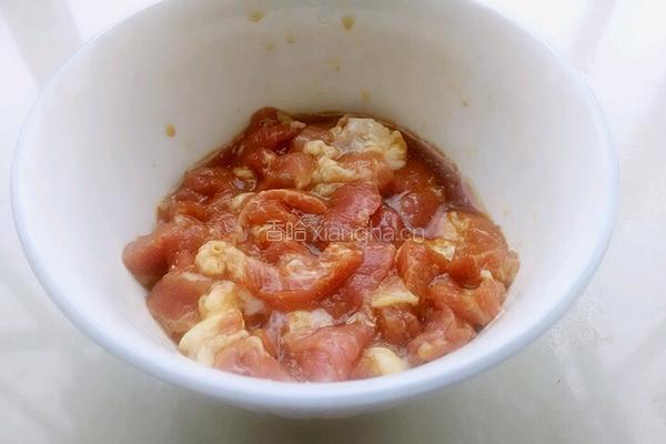 平菇瘦肉汤的做法图解2